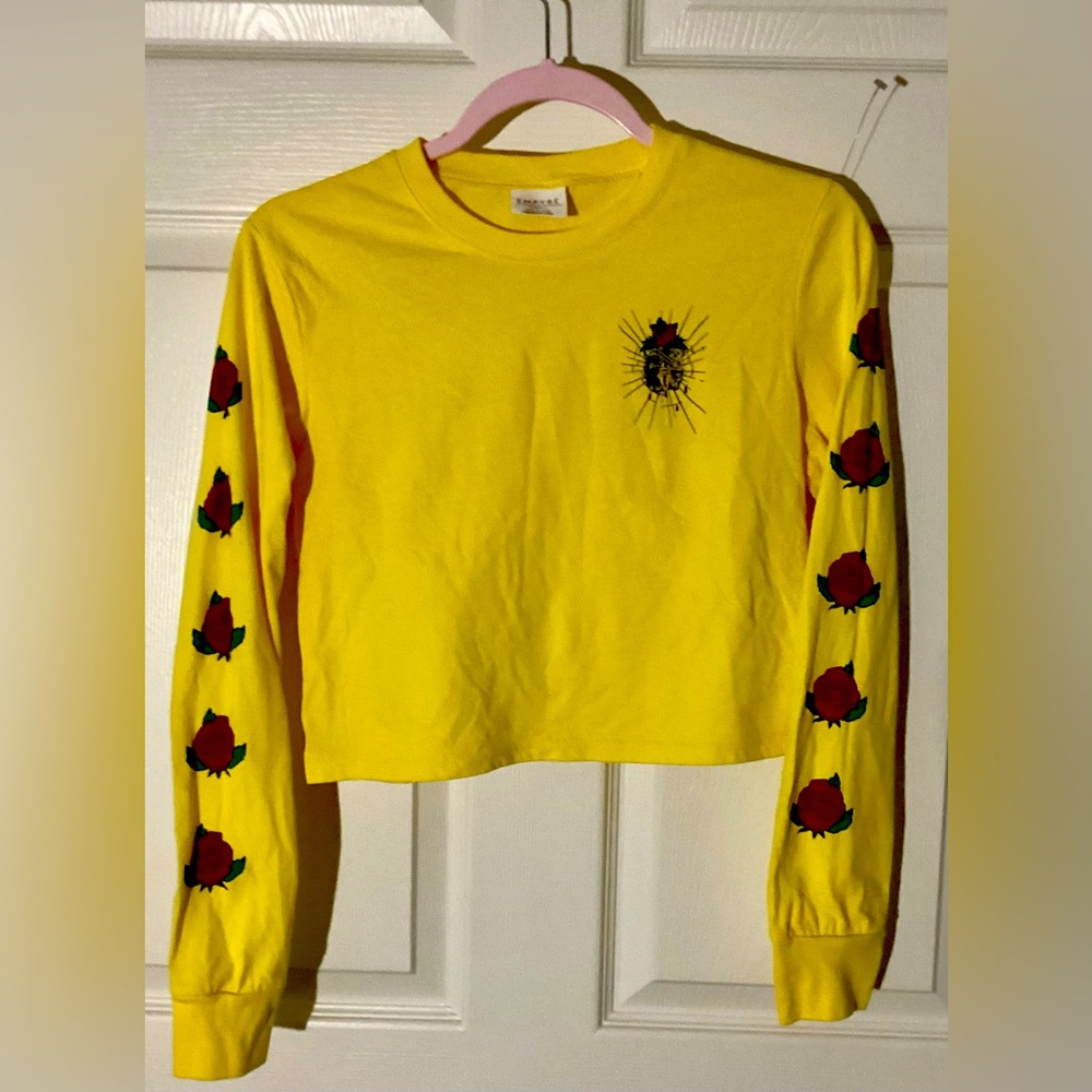 Empyre Reelah Rose Design Long Sleeve Shirt Women Size  Small New Without Tags